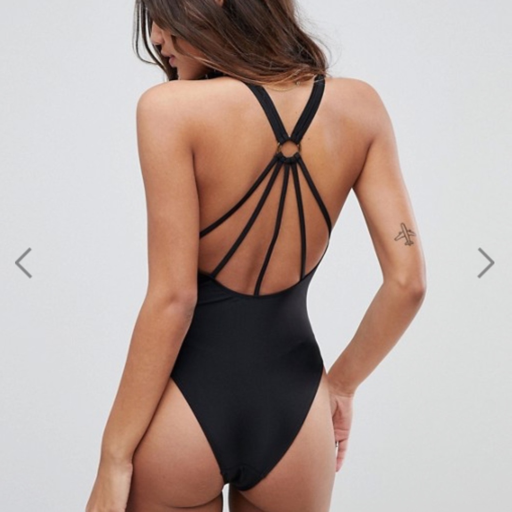 ASOS DESIGN strappy ring - Black